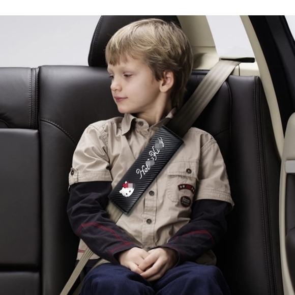 Two Hello Kitty seat belt shoulder pads - Picture 3 of 3